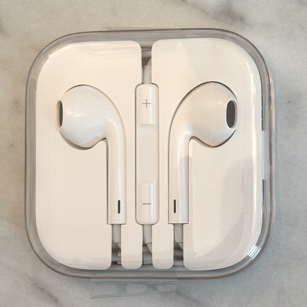 Brand New Apple Earphones